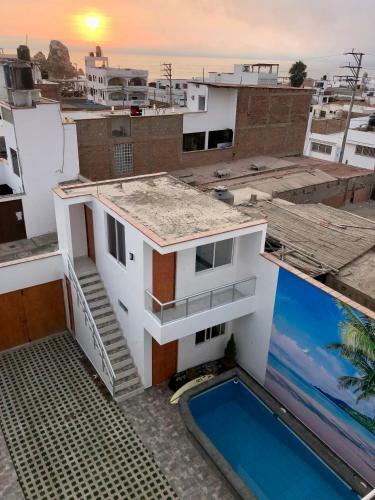 Hostal Bravo Surf Camp Punta Rocas