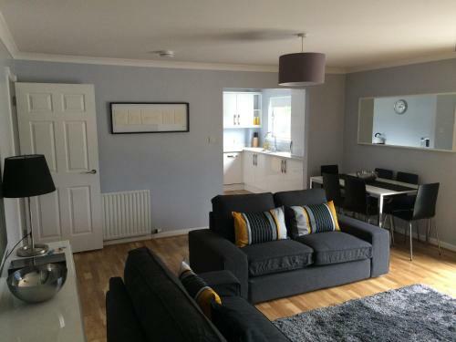 Apartamento Flat Three, 212 Eaglesham Road, East Kilbride, Glasgow
