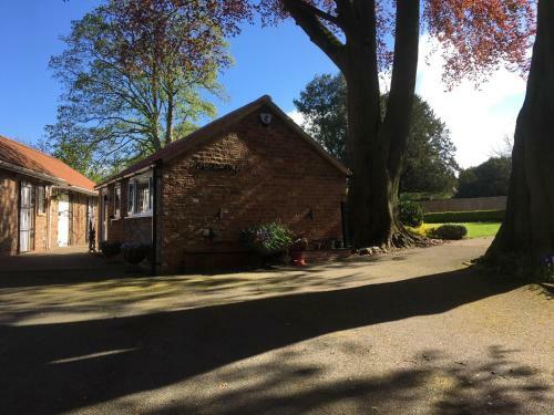 Crossways Self-catering Cottage - Self Contained