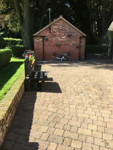 Crossways Self-catering Cottage - Self Contained