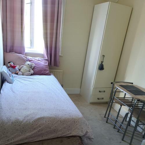Monalisa Single Room Near Edgware Station