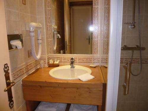 Hotel Le Caprice Des Neiges H�tels-chalets De Tradition