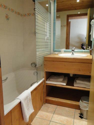 Hotel Le Caprice Des Neiges H�tels-chalets De Tradition