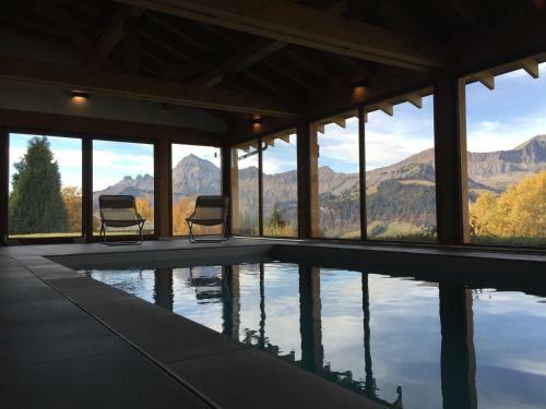 Hotel Le Caprice Des Neiges H�tels-chalets De Tradition