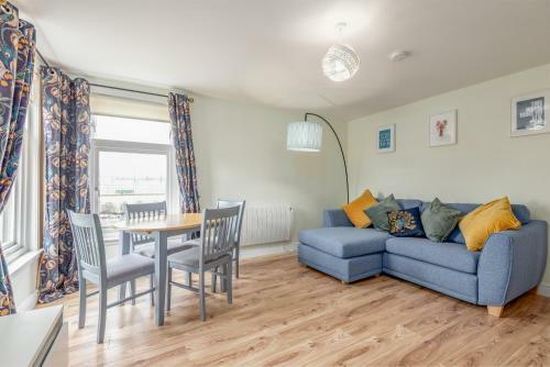 Lovely 2 Bedroom Apartment In Elie