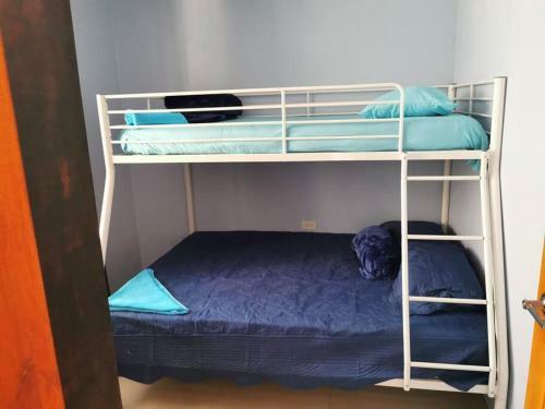 Apartamento En Edificio De Dos Niveles
