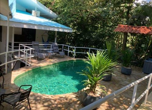 Val Hotel Manuel Antonio Cr