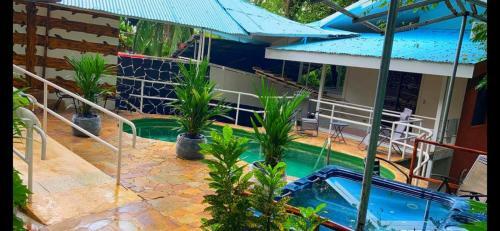 Val Hotel Manuel Antonio Cr
