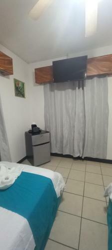 Val Hotel Manuel Antonio Cr