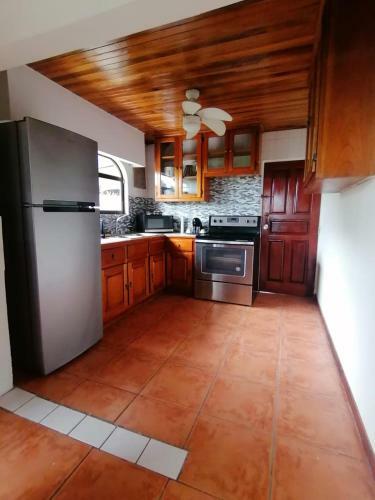 Val Hotel Manuel Antonio Cr