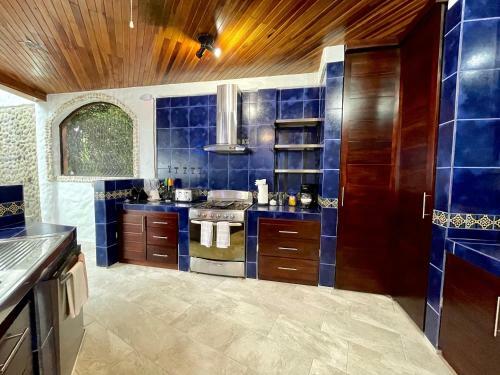 Villa Casa Castillo, 3 Or 6 Bdr, Manuel Antonio, Ocean View
