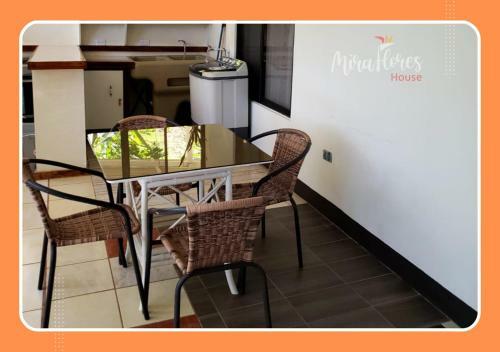 Miraflores House