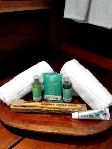Hotel Rambala Jungle Lodge Hike-in All Inclusive
