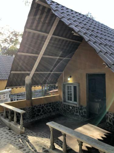 Hotel Refugio Cariguana