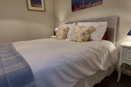 Monks Cleeve Bungalow