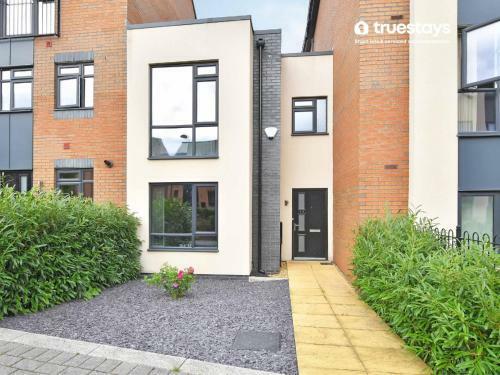 Kiln Side By Truestays - 3 Bedroom House