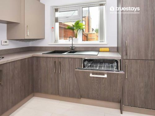 Kiln Side By Truestays - 3 Bedroom House