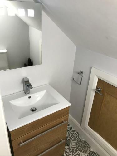 Lakeside Studio 1 Loft Apartment