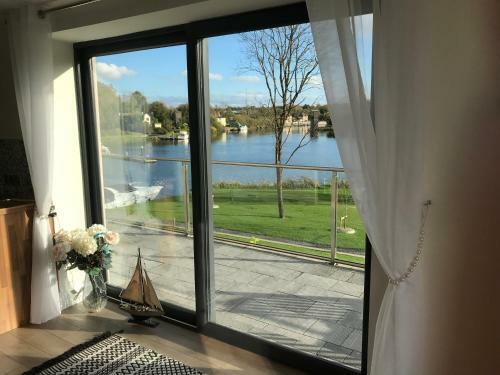 Lakeside Apartment