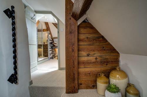Chic Georgian Town House In Cotswold Town Centre