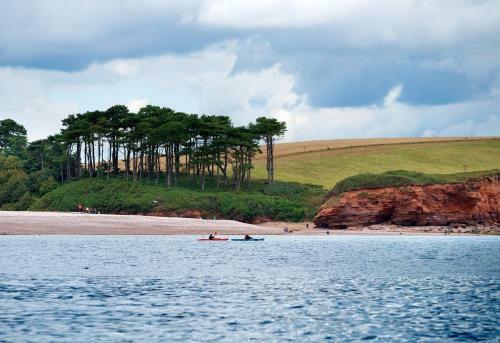 Luxurious 2-bed Apartment In Exmouth