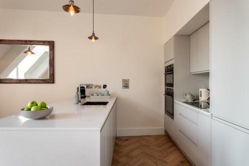 Cathedral View - An Exclusive Private Apartment On Cathedral Green, Exeter
