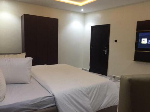 Ricky Hotels