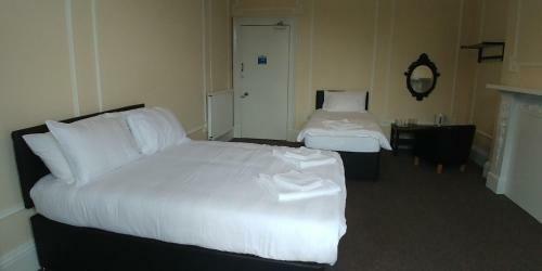 Hostal Mayfair Guest House