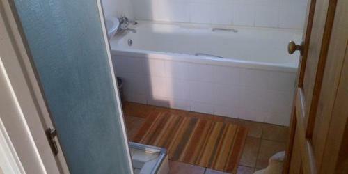 Gansbaai Lodge & Backpackers