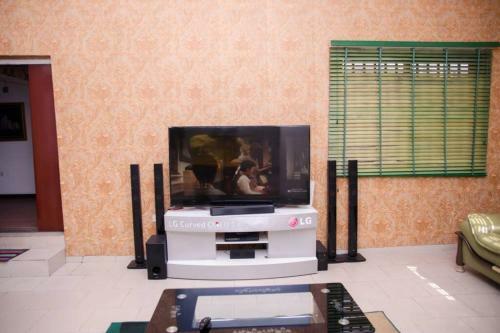 Apartamento A Serene 5 Bedroom Residential Home