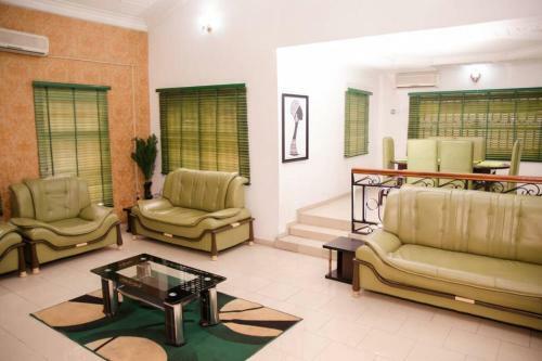 Apartamento A Serene 5 Bedroom Residential Home