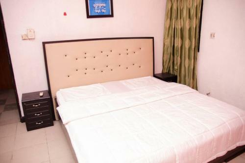Apartamento A Serene 5 Bedroom Residential Home