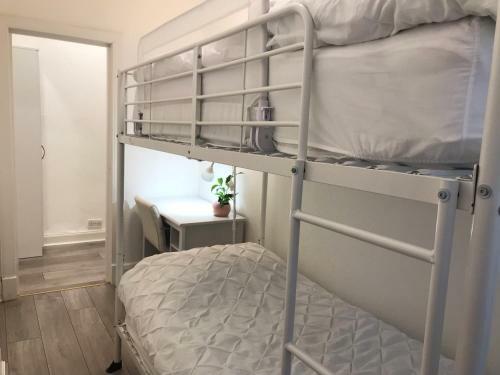 Lothian Center Apartment