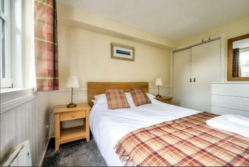 Charming 1 Bed Apartment With Castle View