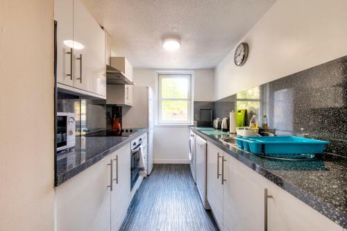 Charming 1 Bed Apartment With Castle View