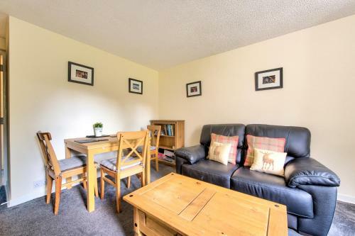 Charming 1 Bed Apartment With Castle View