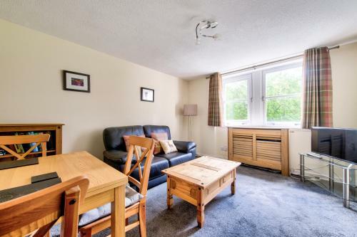Charming 1 Bed Apartment With Castle View