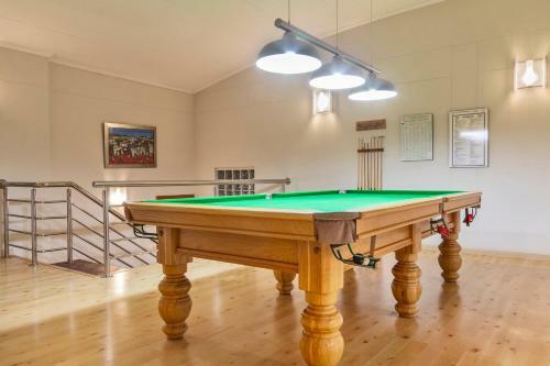 Blushing Bride By Hostagents