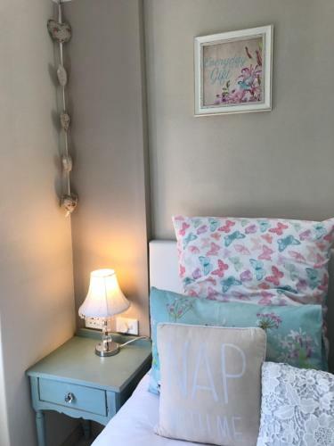 Hostal Bay Breeze Guesthouse