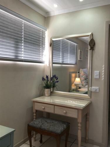 Hostal Bay Breeze Guesthouse