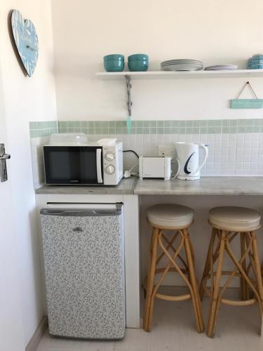 Hostal Bay Breeze Guesthouse