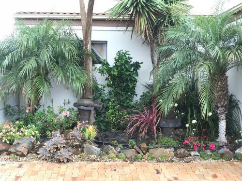 Hostal Bay Breeze Guesthouse