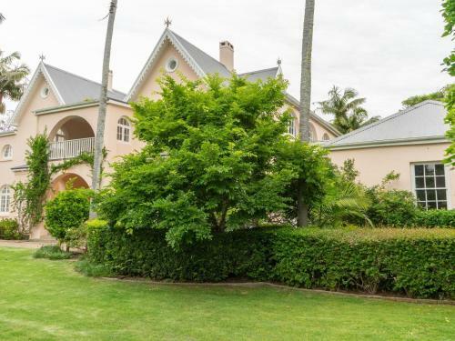 Hostal Westbank Manor