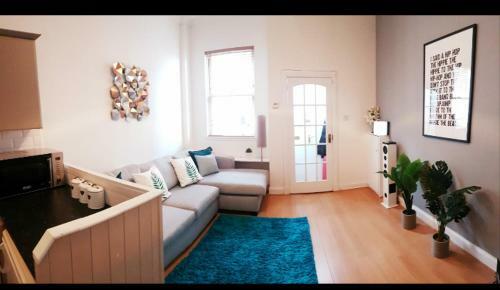 Dalmeny Street Apartment