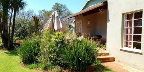 Hostal L'orange Guesthouse