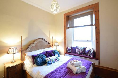 Altido Old Town Two Bedroom Apartment With Castle Views