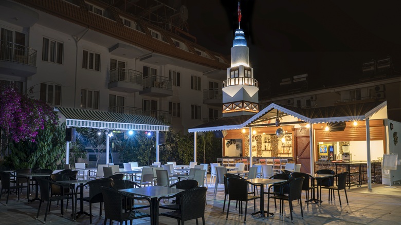 Daisy Garden Hotel