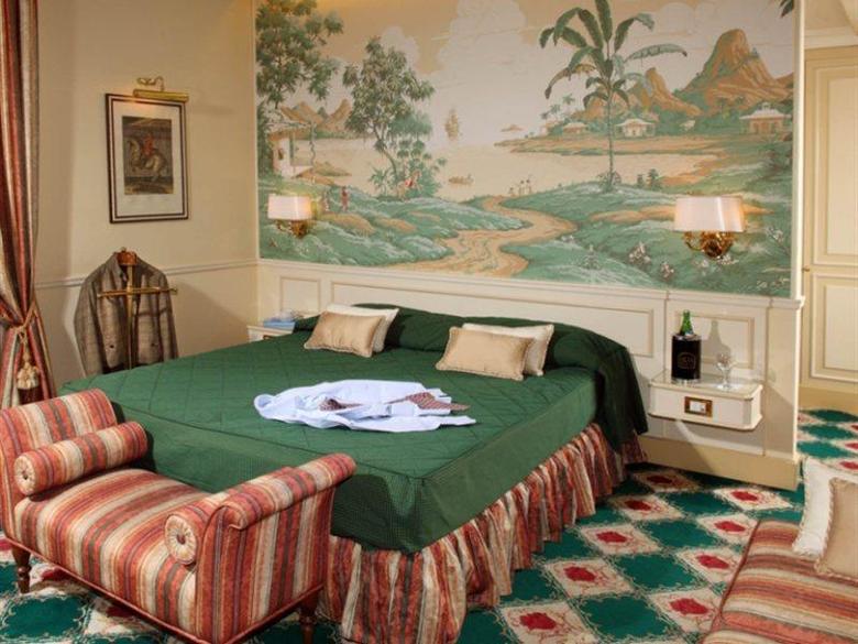Hotel Donna Laura Palace