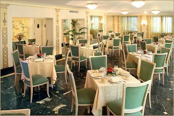 Hotel Donna Laura Palace