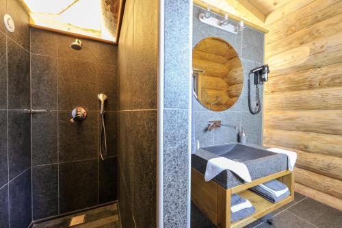 Hotel Les Chalets De Maramour